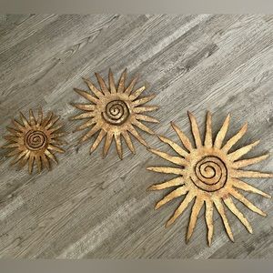 Metal sun hanging art